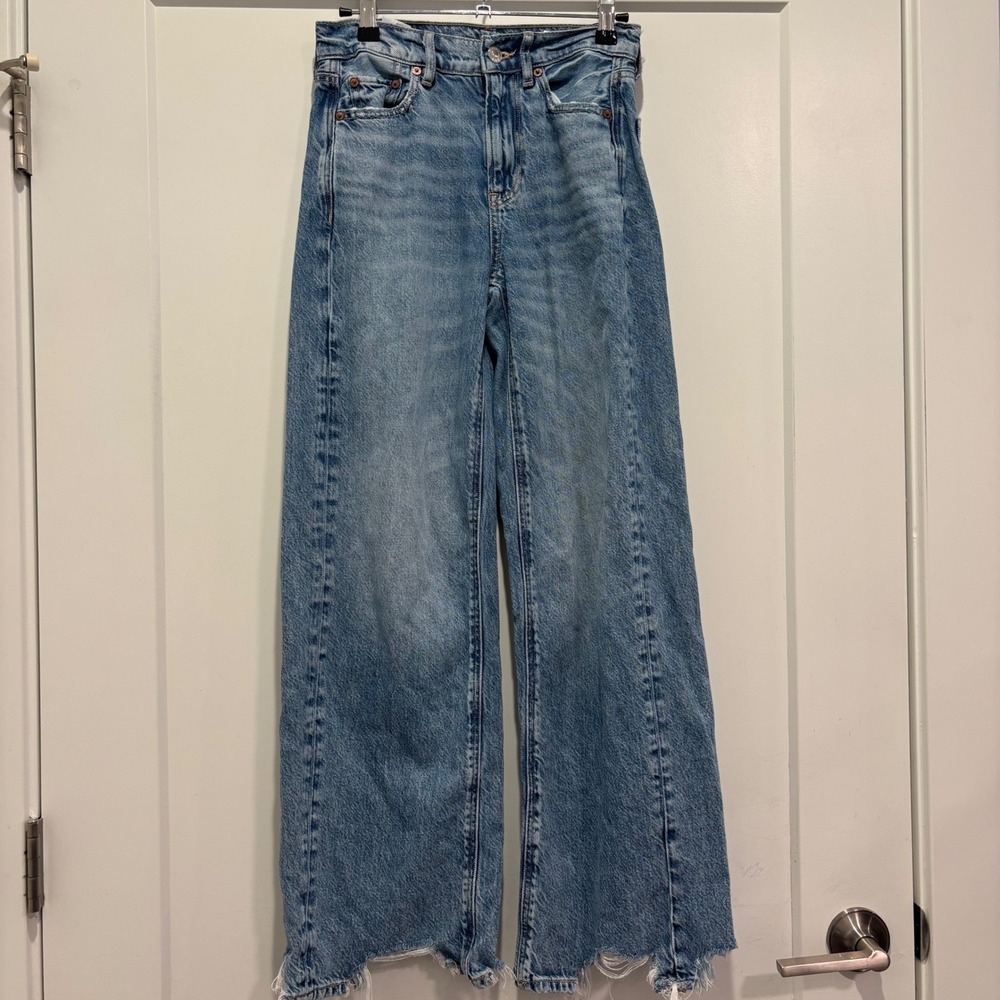 American Eagle Real Good Wide Leg Jeans Light Wash Raw Hem 000 Short Blue Denim